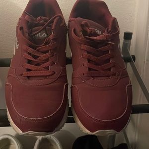 Burgundy fila men shoes